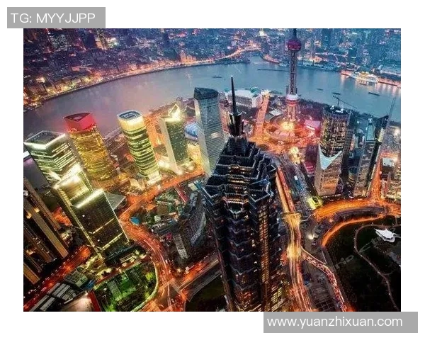 天河足球明星阵容全景展示，尽览球场风采与荣耀瞬间